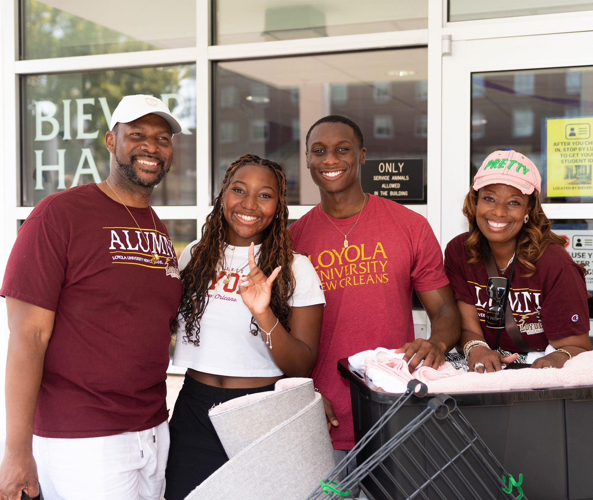 Loyola Family at Move In