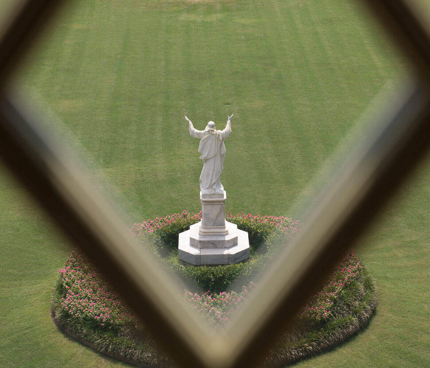 Jesus statue in front of Loyola University New Orleans